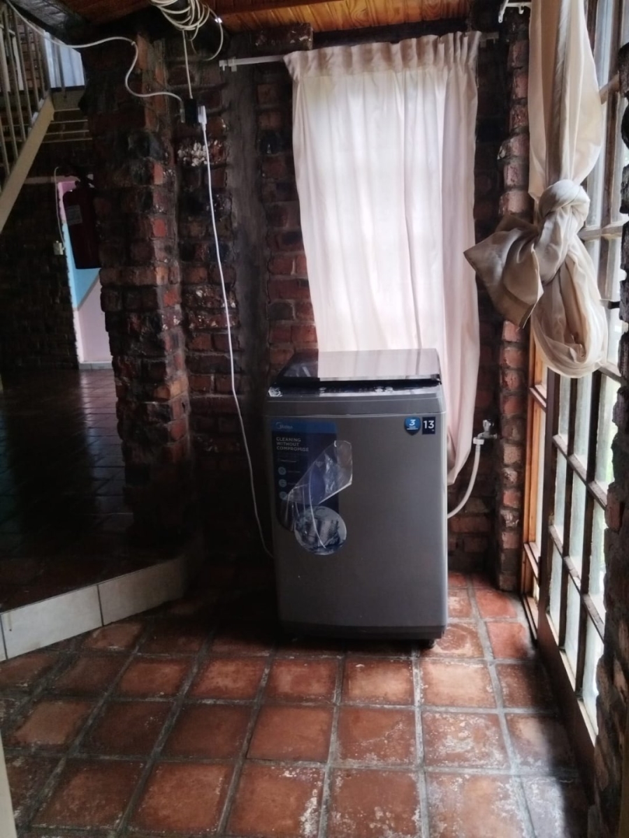 9 Bedroom Property for Sale in Brandwag Free State